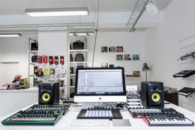 lt logoesto market 11